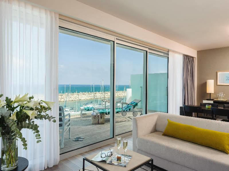 Herods Herzliya Hotel By The Beach Buitenkant foto